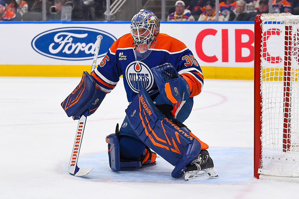 MightyStollery's tweet photo. Oiler's Fans this one is for you! 

Meet Tristan Jarry of the @edmontonoilers as he makes a special appearance at the $2.4M Grand Prize Showhome located at 4167 Cameron Heights Point, NW, on August 21st.

Stop by from 5:00PM - 6:00 PM and say "Hi" to one of the Oilers' finest! https://t.co/xsZBL5OXYk