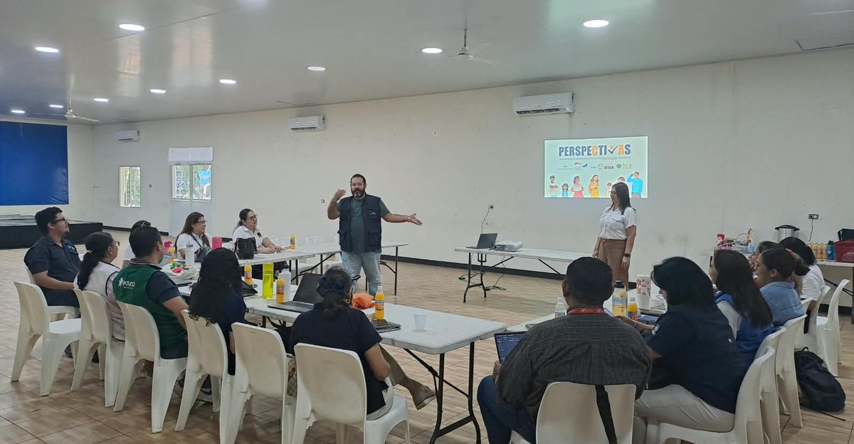 PDDHElSalvador's tweet photo. A través de #TrabjoConjunto que impulsa #ProcuradoraDDHH @RaqueldeGuevara, #PDDHSanMiguel participó en reunión del Comité Municipal para la Prevención de la Violencia de #SanMiguelCentro, asistieron: @ISDEMU , @PGR_SV , #USCRI, @SaludSV, @fundasilsv, @EducoSV, entre otras. https://t.co/KxPFNT6pid