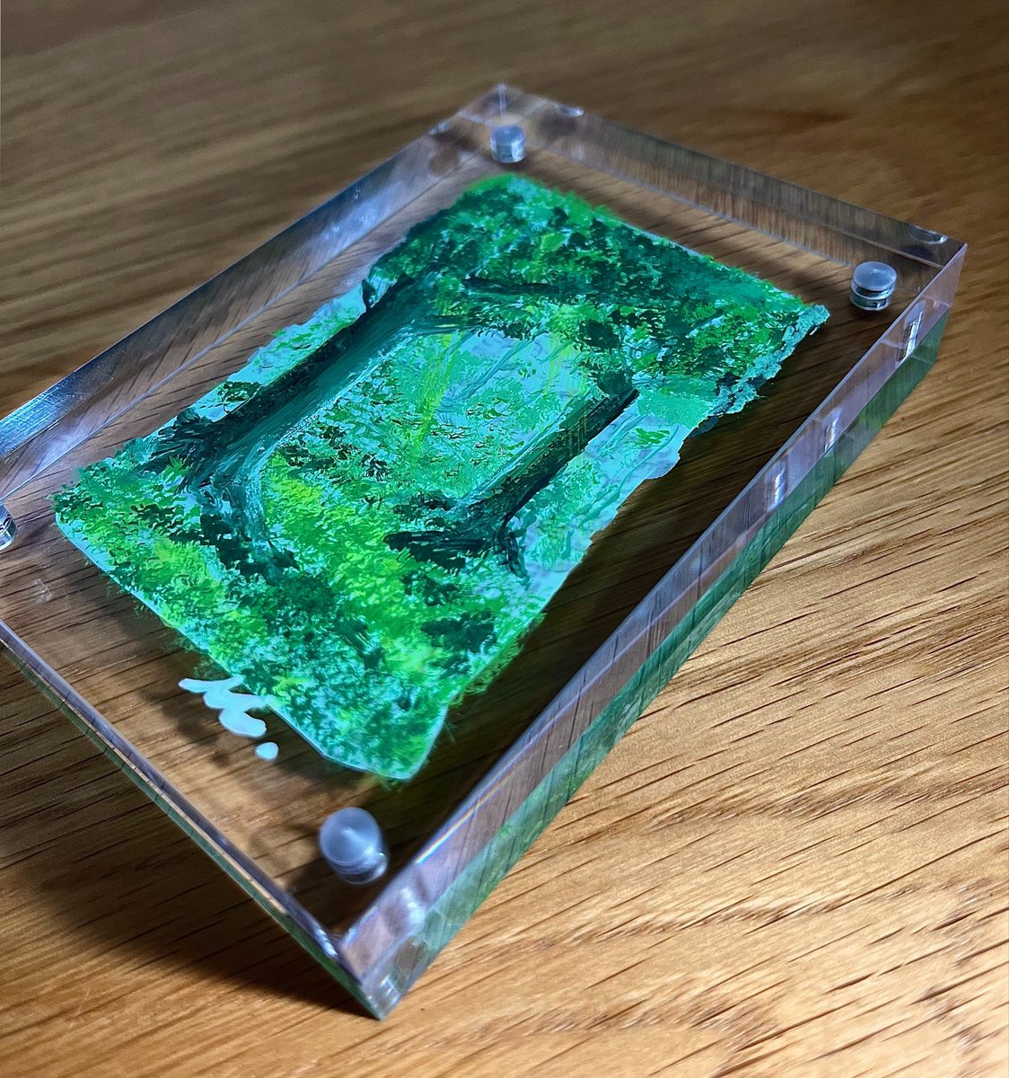 gami_2525_'s tweet photo. アクリルブロックに直接かいた🌳 https://t.co/M08QDgxjGe