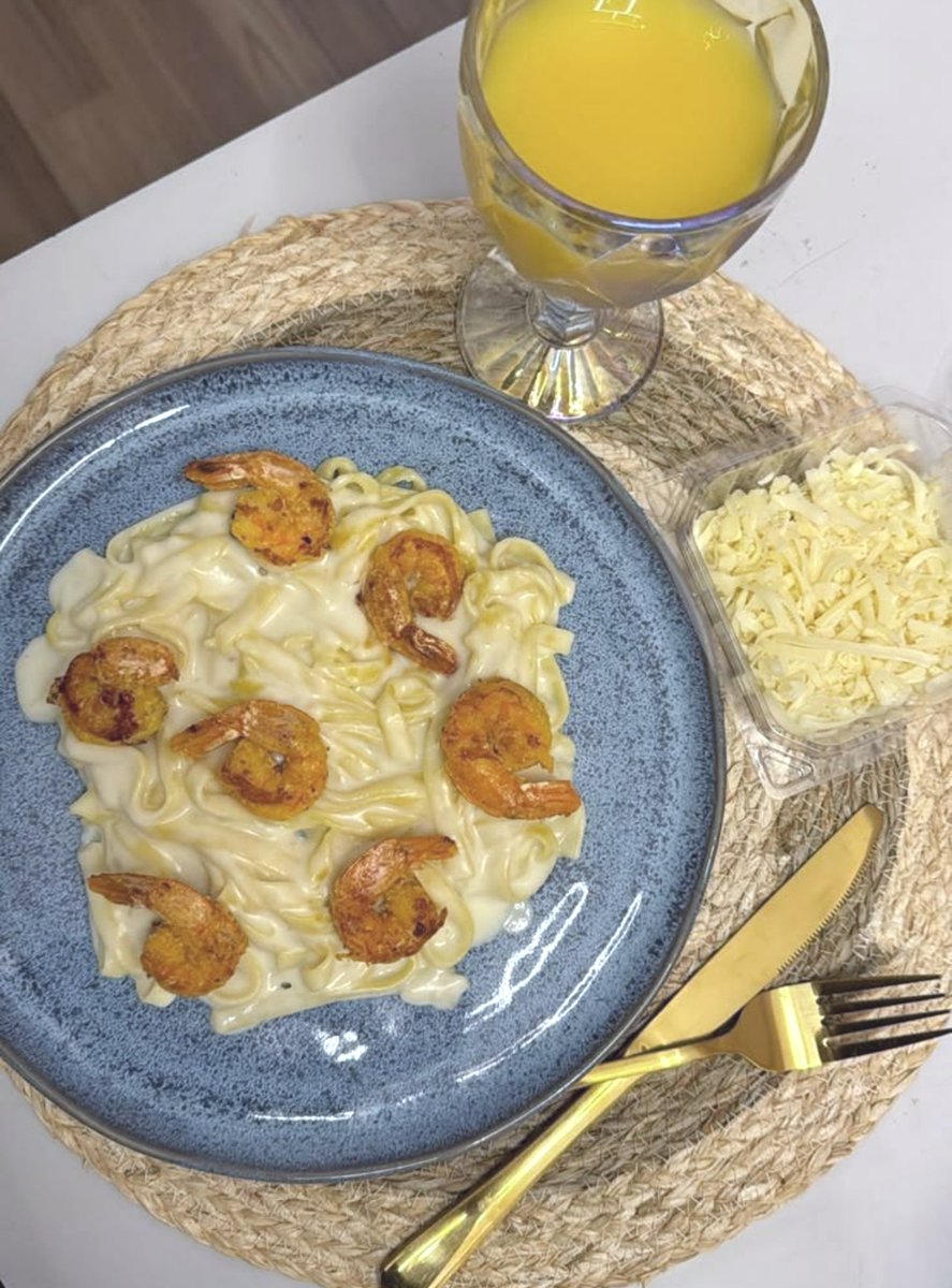 mothrvp's tweet photo. fiz um almoço lindo hoje enquanto ignorava todas as 6282836 ligações do Ten 🤍 

#almoçotwt #paz https://t.co/uEWaz6mJVt
