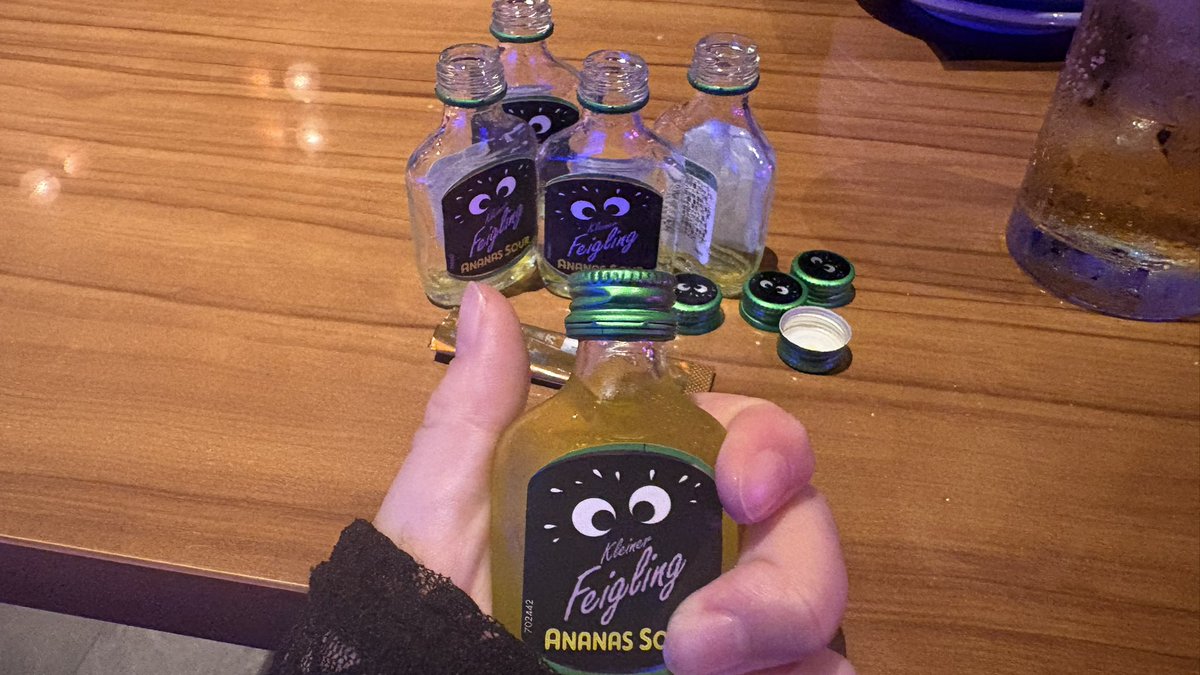 Opno0's tweet photo. 夏也のたんじょーびだもん飲まなきゃ！！ https://t.co/4YfrIssx10