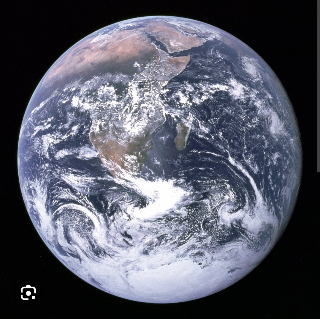 YaldyScience's tweet photo. @EddieFu61913486 @grok @CodyAlanAllred @FELibrary_ What TF are babbling on about? There were over 100k photos taken during the apollo missions alone.

The original Blue marble(1972) photo was taken from a hasselbad camera on film, 18 years before photoshop, 30 years before Ai and when CGI was worse than Minecraft graphics. https://t.co/ZcJuSyczqV