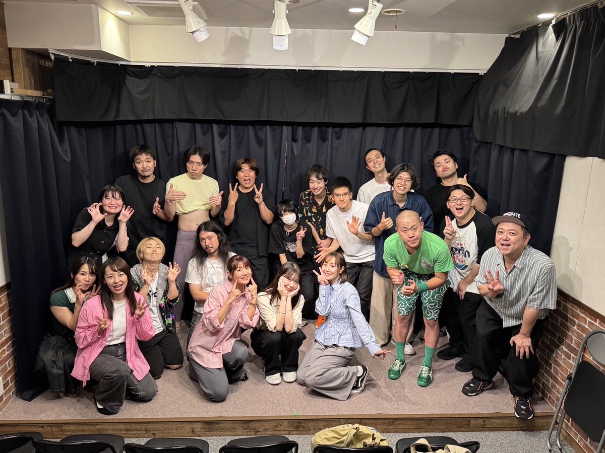 itou197775's tweet photo. 三茶お笑いレースvol.５！
とても楽しい時間となりました！
お笑い愛好家３０年目の私としては
いろんな形でお客様を笑わせようとしてる出演者の皆様を見て多幸感いっぱいでした！
パイニー🏆
おーしゃんずも面白かった！
松竹勢次こそ！
他の方もまた次の機会に！ https://t.co/SXq26wVK1G