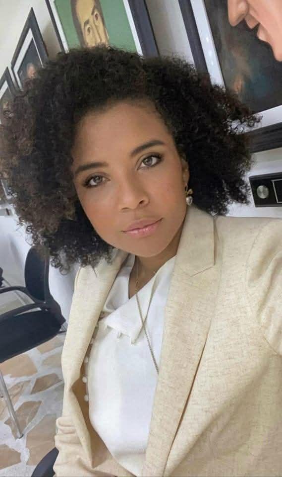 mauriciomatri's tweet photo. La única persona con ideología de izquierda que entendio que por encima de la soberbia y el orgullo está su gente.
Nubia Carolina Cordoba Gobernadora del Chocó!!!
Aplaudan de pie ... https://t.co/LQ7m5WMcWn