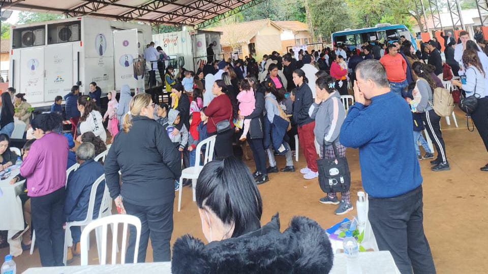 ErssanPy's tweet photo. ERSSAN PARTICIPA EN LA TERCERA JORNADA DE CIUDAD MUJER MÓVIL EN ALTO PARANÁ. https://t.co/BWIBNo74g8