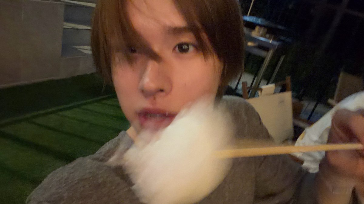 nk_0702_'s tweet photo. 맑간 얼굴로 쇄골 보여주면 누나들 더이상 못참아요 https://t.co/GQdQplhcP4