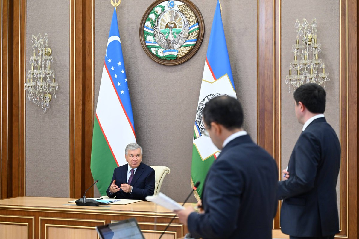 president_uz's tweet photo. During his recent visit to the #Khorezm region, President Shavkat #Mirziyoyev outlined measures aimed at making the region free from poverty and unemployment.

Today, he reviewed specific plans developed for each mahalla to implement these measures, with a focus on turning existing opportunities into concrete projects and sustainable employment.