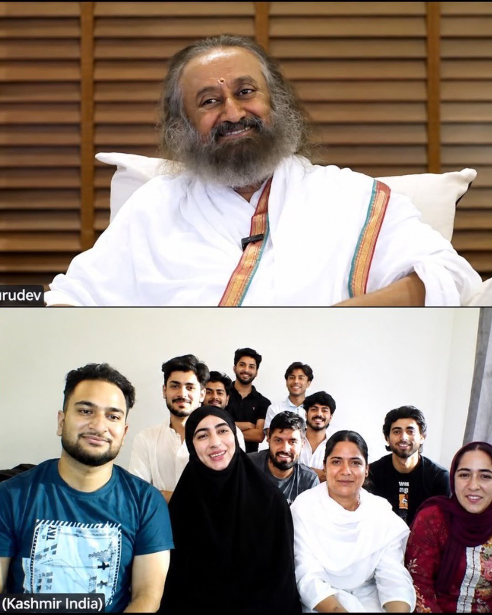 Gurudev's tweet photo. Was with the Gen Z fire from 1,300 of India’s premier institutions at their induction program. Looks like they had a great time! https://t.co/kcttAArSLV