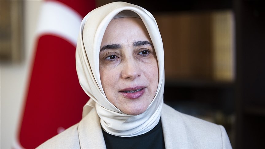 TURK_Hazall's tweet photo. AKP’li Özlem Zengin :
Bu ülkede AK Parti gelene kadar 'kadın' kelimesinin adı yoktu. https://t.co/ICwmNFWEMb