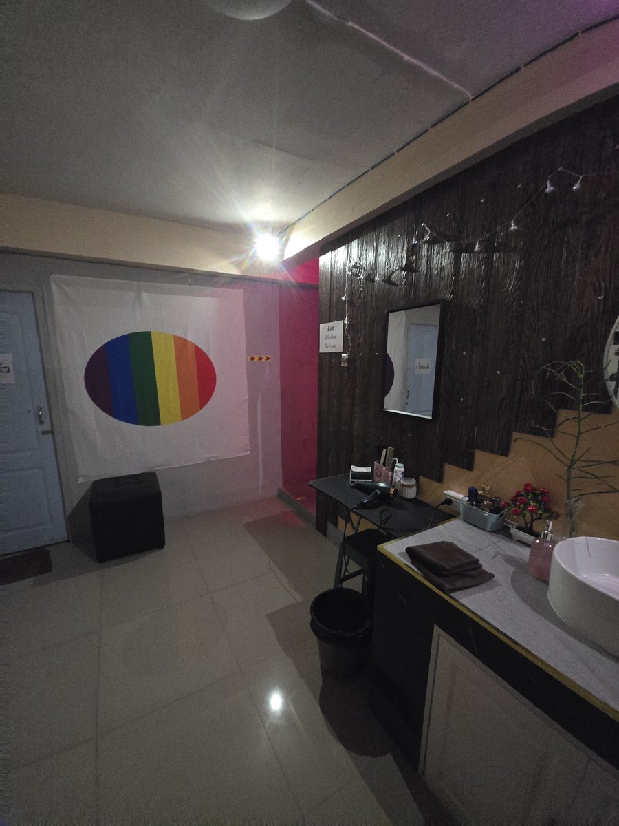 Jerome_JXT's tweet photo. รีวิวอีกครั้ง ซาวน่าย่านปากเกร็ดนนทบุรี #MailBoxSauna ถึงจะรู้ว่าวันธรรมดาคนคงไม่เยอะ แต่ก็ได้แตกอยู่ นัวกันไม่กลัวเขิน เดินแก้ชิลๆ วันหยุดคนแน่นคงไม่กล้า วันนี้มีเพื่อนใน X ไปด้วยคนนึง มิตรภาพใหม่ๆ ใครสนใจสแกน QRCode เข้าแชทไลน์ร้านได้ไว้พูดคุยสอบถามข้อมูล ใกล้ผมด้วย มาเจอกันได้ https://t.co/p0kAwoUJY6