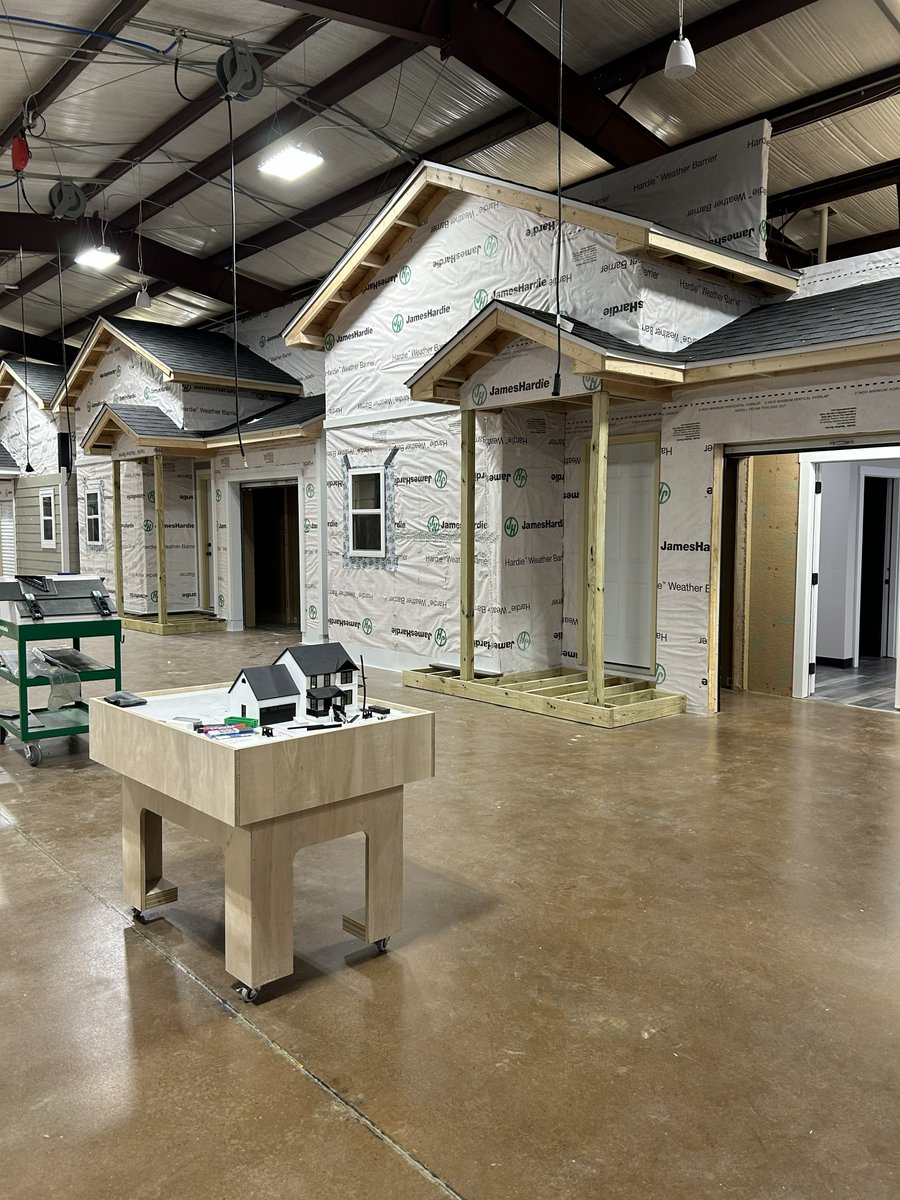 AOCGInc's tweet photo. Our Nashville team is sharpening their skills and raising the standard! 💪🔥
Through hands-on James Hardie installation training, our team continues to invest in the knowledge and expertise it takes to deliver consistent, high-quality results in the field. https://t.co/zizbjMTHbf