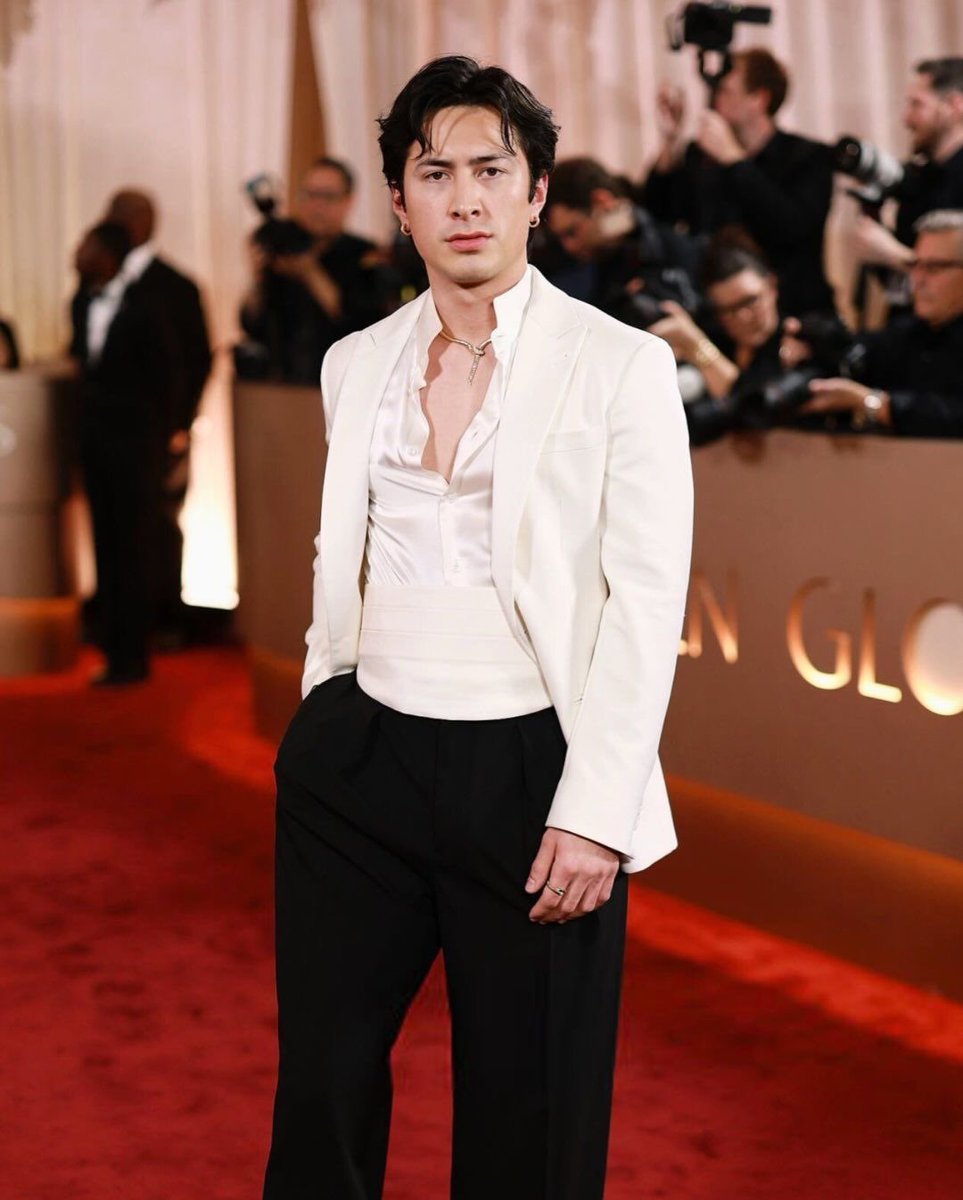 shilyabee's tweet photo. golden globes hudson hala seni dusunuyorum https://t.co/vZTx2lSXe3