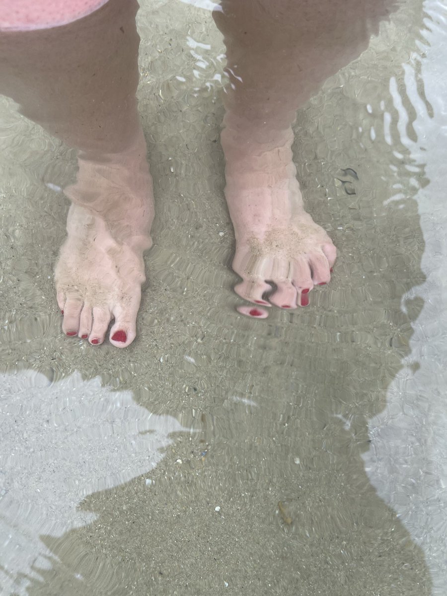 Littlefeet___01's tweet photo. 🌊🌊

#feetfetısh #feetfetıshly #frenchpied  #frenchpied #FetishPhotography #footfetısh #feetphotos https://t.co/jcAdzFLHfQ