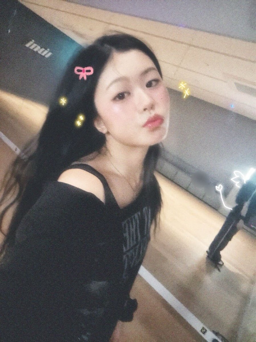2chi90's tweet photo. #유우난히축하할날
#YUrBIRTHDAY
나애 아기 치즈볼 유우.ᐟ 생일 축하해 좀이따가 봐아〰️🫰🏻 https://t.co/vW14FlAjUa