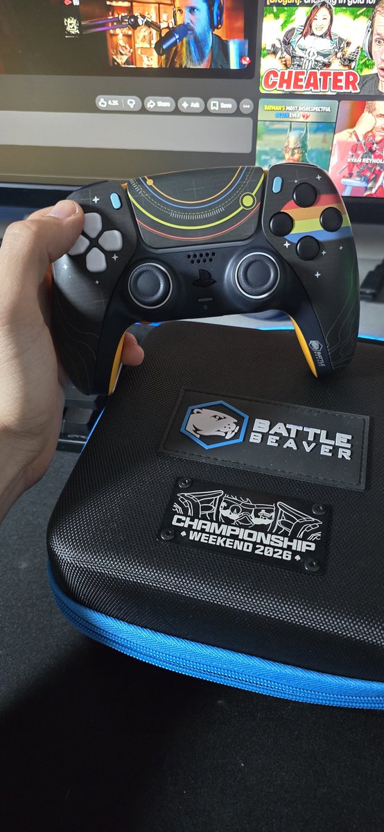 OhhSoCali's tweet photo. My new @BattleBeaver controller just in time for MW4! Can't wait to use it https://t.co/BBdYGq0Nw4
