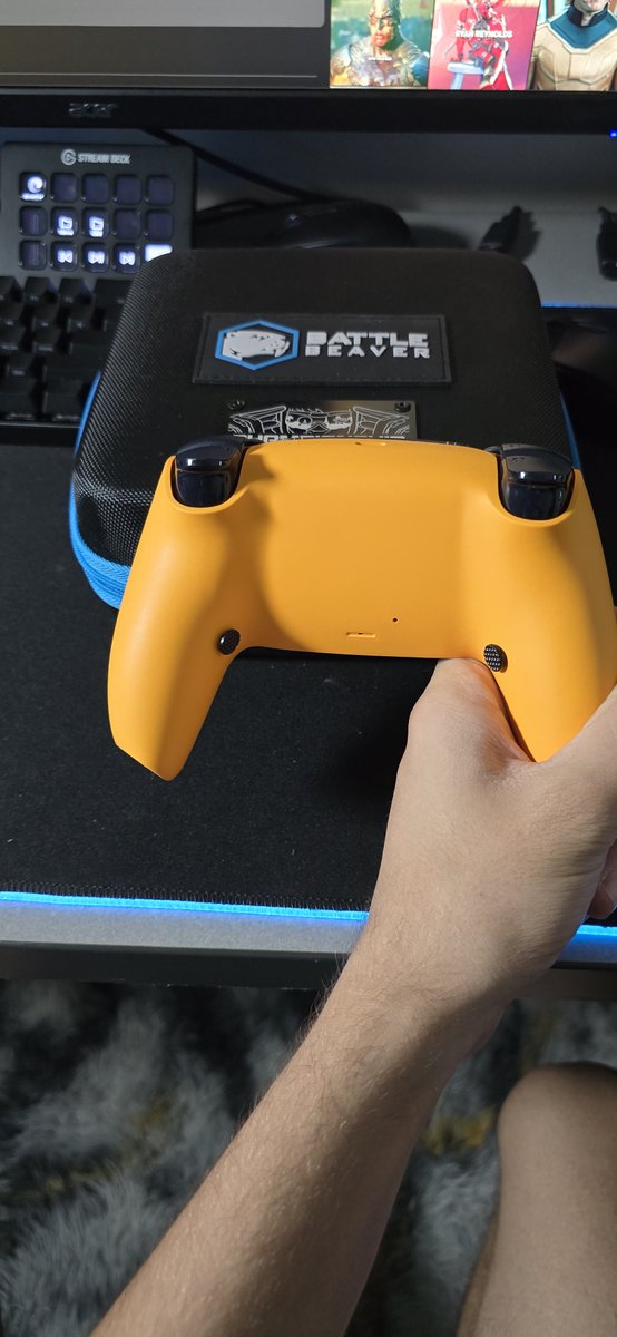 OhhSoCali's tweet photo. My new @BattleBeaver controller just in time for MW4! Can't wait to use it https://t.co/BBdYGq0Nw4