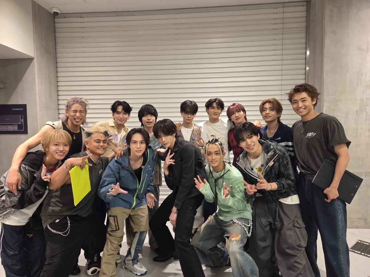 ZERO8yfm's tweet photo. ZERO-8 イベントライブ
NiGHT SCHOOL PARTY 
素敵なライブイベントになりました!
出演者の皆さん、4番リスナーの皆さん最高でした!
ありがとうございました

#八村倫太郎 #REIJI #NOA
#WILDBLUE 
#大橋ちっぽけ
 #FMヨコハマ
#WATWING #ZERO8 https://t.co/PTTyv9ynLB