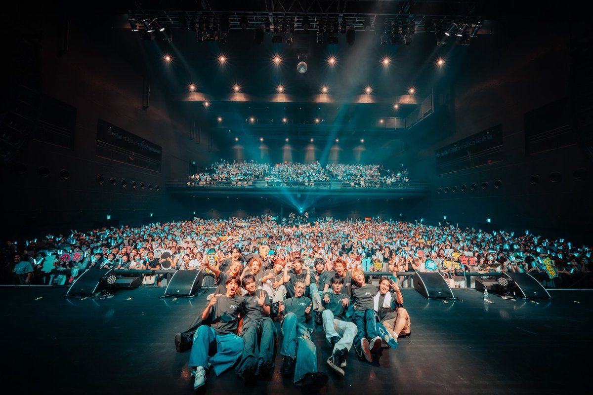 ZERO8yfm's tweet photo. ZERO-8 イベントライブ
NiGHT SCHOOL PARTY 
素敵なライブイベントになりました!
出演者の皆さん、4番リスナーの皆さん最高でした!
ありがとうございました

#八村倫太郎 #REIJI #NOA
#WILDBLUE 
#大橋ちっぽけ
 #FMヨコハマ
#WATWING #ZERO8 https://t.co/PTTyv9ynLB
