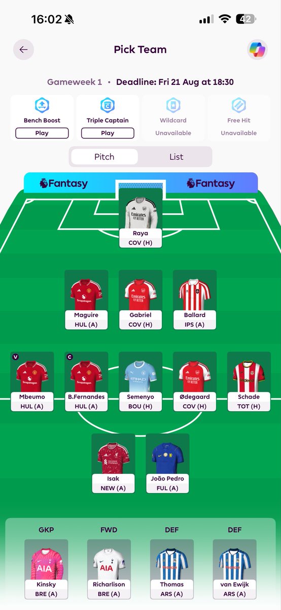 JamesFarmerMUFC's tweet photo. @FPLFocal thoughts on this?? obvs bench boost gw2 and would force myself into either free hitting or more likely wildcarding gw3 👀 or should i just follow the template 😅 https://t.co/eV53kOnQI9