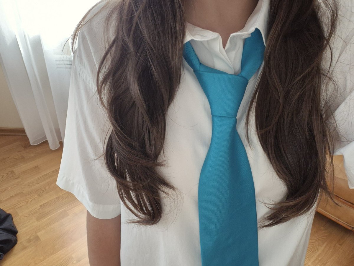 Lok1_00's tweet photo. какой лучше на 1 сентября????? https://t.co/cQyzFCulqs