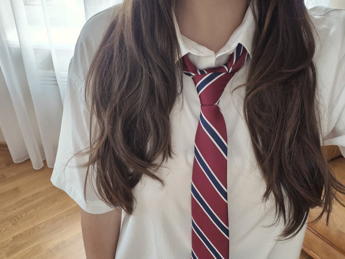 Lok1_00's tweet photo. какой лучше на 1 сентября????? https://t.co/cQyzFCulqs