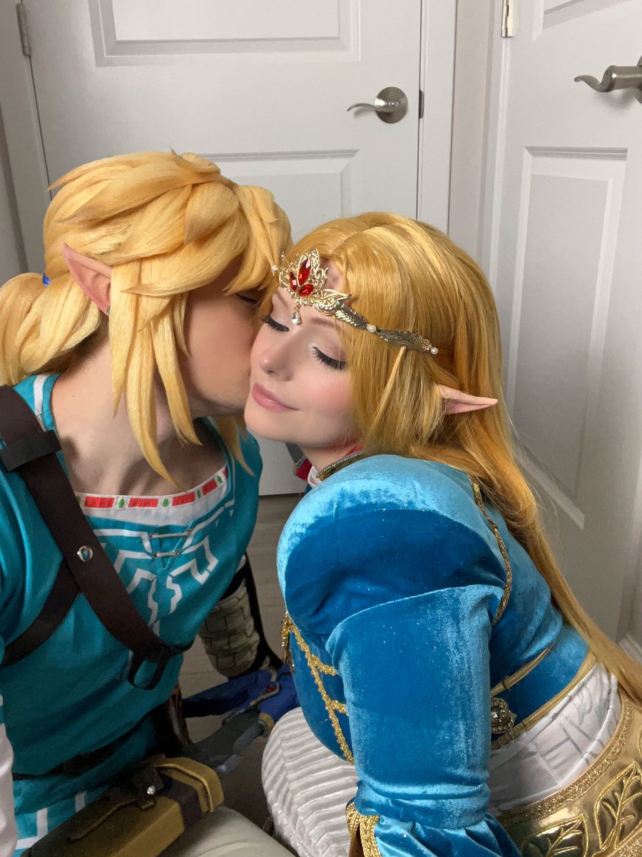 jakeandmads's tweet photo. Zelda x Link Cosplay
#zelink #zelda #cosplay https://t.co/zDEeG30N7W