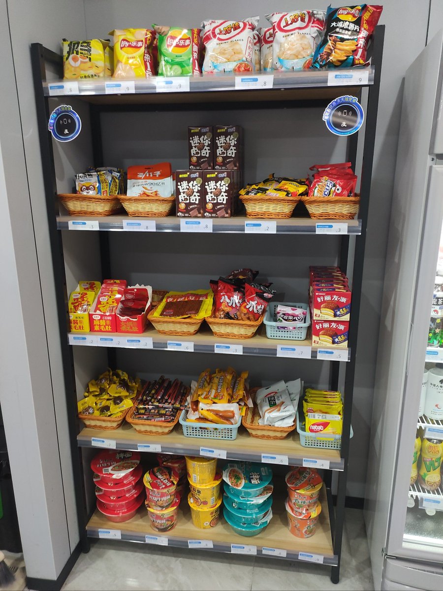 vaaicoue's tweet photo. Fresh restock alert! Ice-cold cola, creamy sandwiches, and tangy potato chips are now on our shelves, ready for your quick pick-me-up. Swing by our store in 10 mins—we’ve got your late-day cravings covered! https://t.co/yKU1mxs8ox
