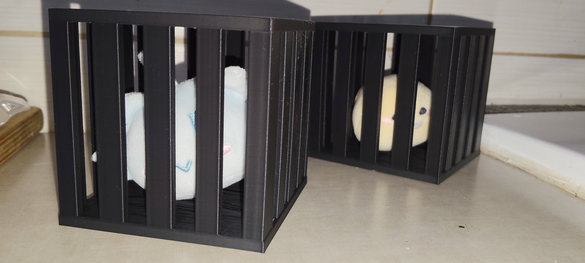 SmallSmilinRock's tweet photo. #plushy_is_here #inisline
Hehuhehuhehuhe I locked them up https://t.co/oV7GgQuxcJ