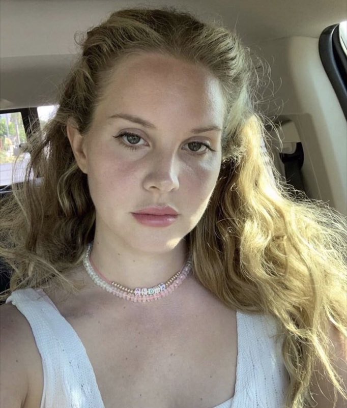 warningsingss's tweet photo. Sdd de quando a Lana era gorda, acho ela mais bonita assim do que magra ozempic https://t.co/OVFam9gGZ5