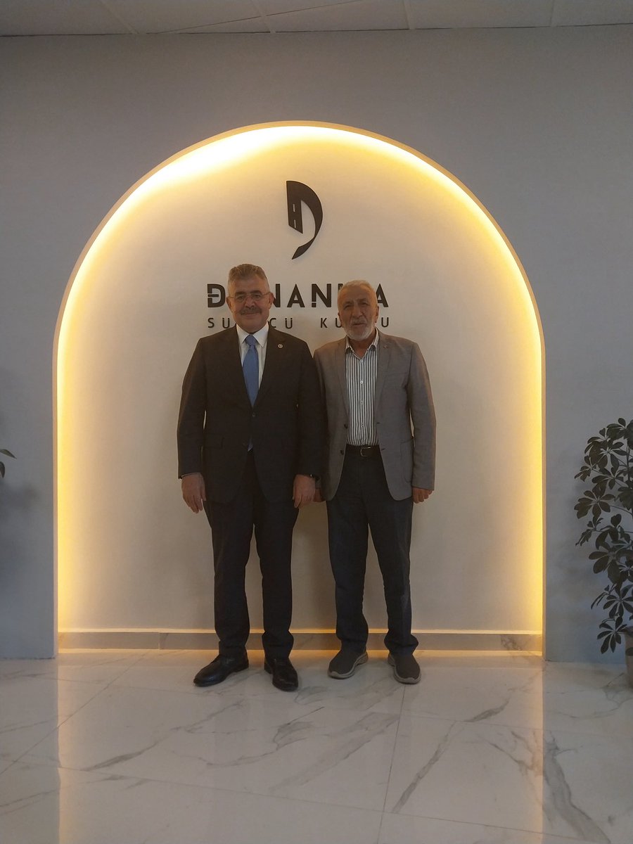 VeyselTipioglu's tweet photo. 📍 Gölcük

AK Parti Gölcük Kurucu İlçe Başkanımız Mevlüt Demir’i ziyaret ederek hasbihâl ettik.

Yıllar geçse de yol arkadaşlığı, hatır ve gönül bağı baki kalıyor. Teşkilatımıza emek veren yol arkadaşlarımızın hatırını gözetmek, emeklerini unutmamak bizim için çok kıymetli.

Mevlüt Başkanımıza samimi sohbeti ve misafirperverliği için teşekkür ediyorum.🇹🇷🇹🇷

@Akparti
@akpartikocaeli @akpartigolcuk @KemalYavuz