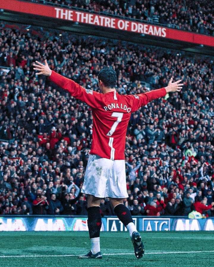 TMfutbal's tweet photo. 🚨 𝗡𝗘𝗪: Cristiano Ronaldo is the ONLY player in history eligible for the Hall of Fame at 5 different clubs. 💫🇵🇹 https://t.co/yDEKnbAdA7