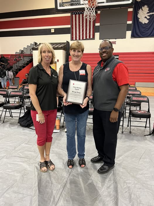RedCrossSC's tweet photo. Congratulations to Hartsville High School (Hartsville, SC) on an outstanding achievement!

Hartsville High School has earned two separate scholarship awards totaling $10,000 for its commitment to hosting successful blood drives. https://t.co/Vl9dcs99zb