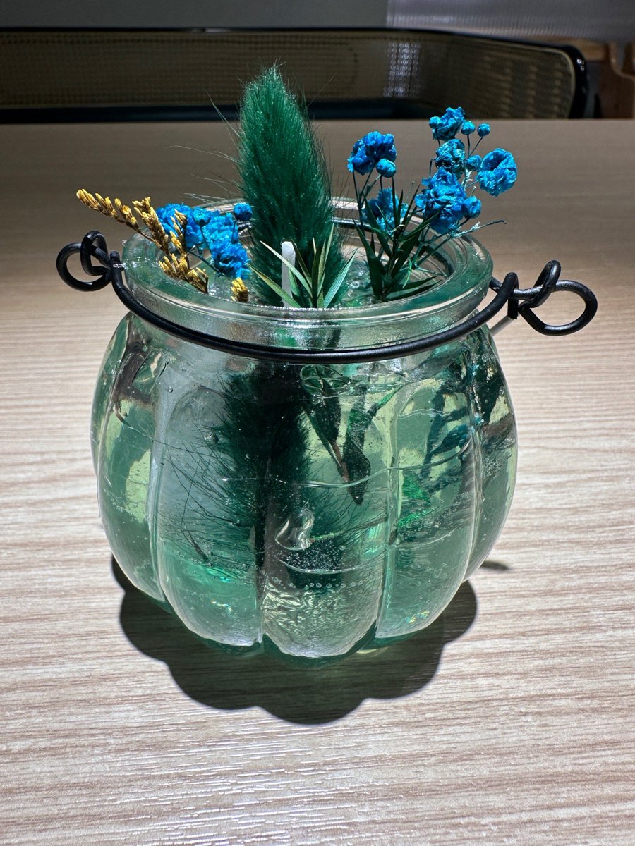 RockstarHome's tweet photo. Just upcycled an old mason jar into a mini herb planter with a burlap tie and some hand-painted dots—easy DIY that adds green vibes to my desk!， https://t.co/5dBdu6Didy