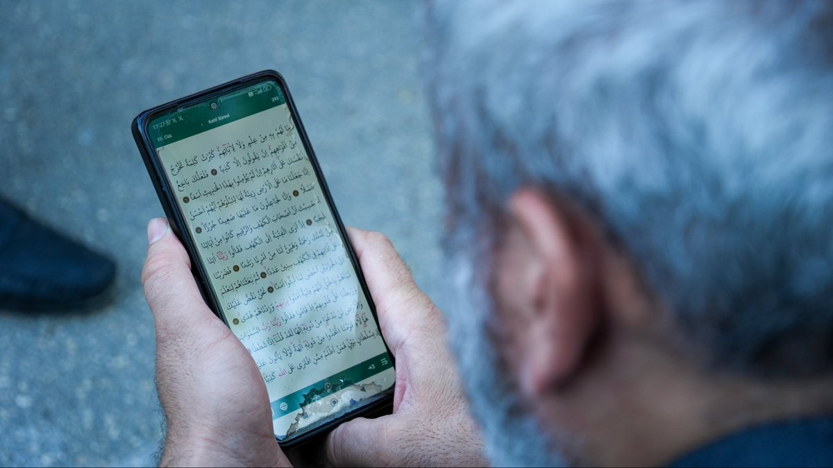 Furkan__susmaz's tweet photo. Adalet Bekleyişinde 2. Gün! 

Alparslan Hocamız, eşi ve diğer kardeşlerimiz için emniyet önünde bekleyişimiz devam ediyor.

Furkan Susmaz
AdanaEmniyetinin PlanıNe
#AdanaEmniyeti https://t.co/s4KhubsZ3m