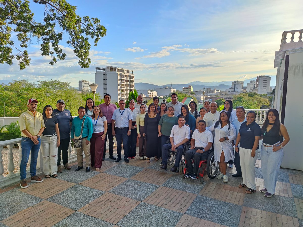 ESAPOficial's tweet photo. #Territoriales Por primera vez, la Territorial Huila, Caquetá y Bajo Putumayo realiza un encuentro de coordinadores de CETAP, reuniendo a quienes representan a la Escuela y mantienen una conexión directa con estudiantes, comunidades y territorios, generando un espacio de diálogo, integración e intercambio de experiencias entre todo el equipo de trabajo.
Durante el encuentro se abordaron temas académicos y administrativos relacionados con el programa de Administración Pública Territorial, carnetización, opciones de grado, bases de datos, plataformas institucionales y las estrategias de Bienestar Universitario.