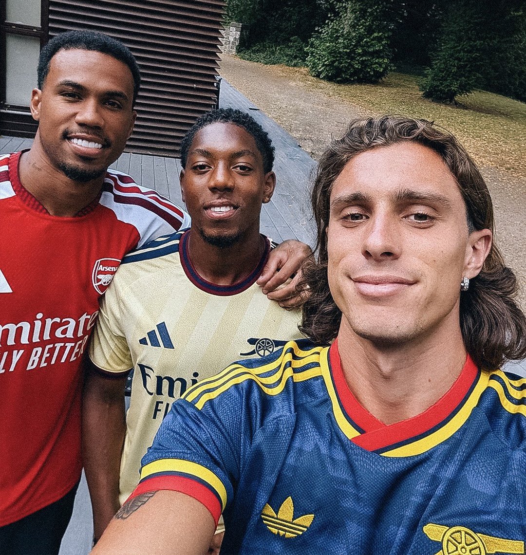 Lewis_Skelly_'s tweet photo. 🤳❤️🤍 https://t.co/qNV0iiKNnC