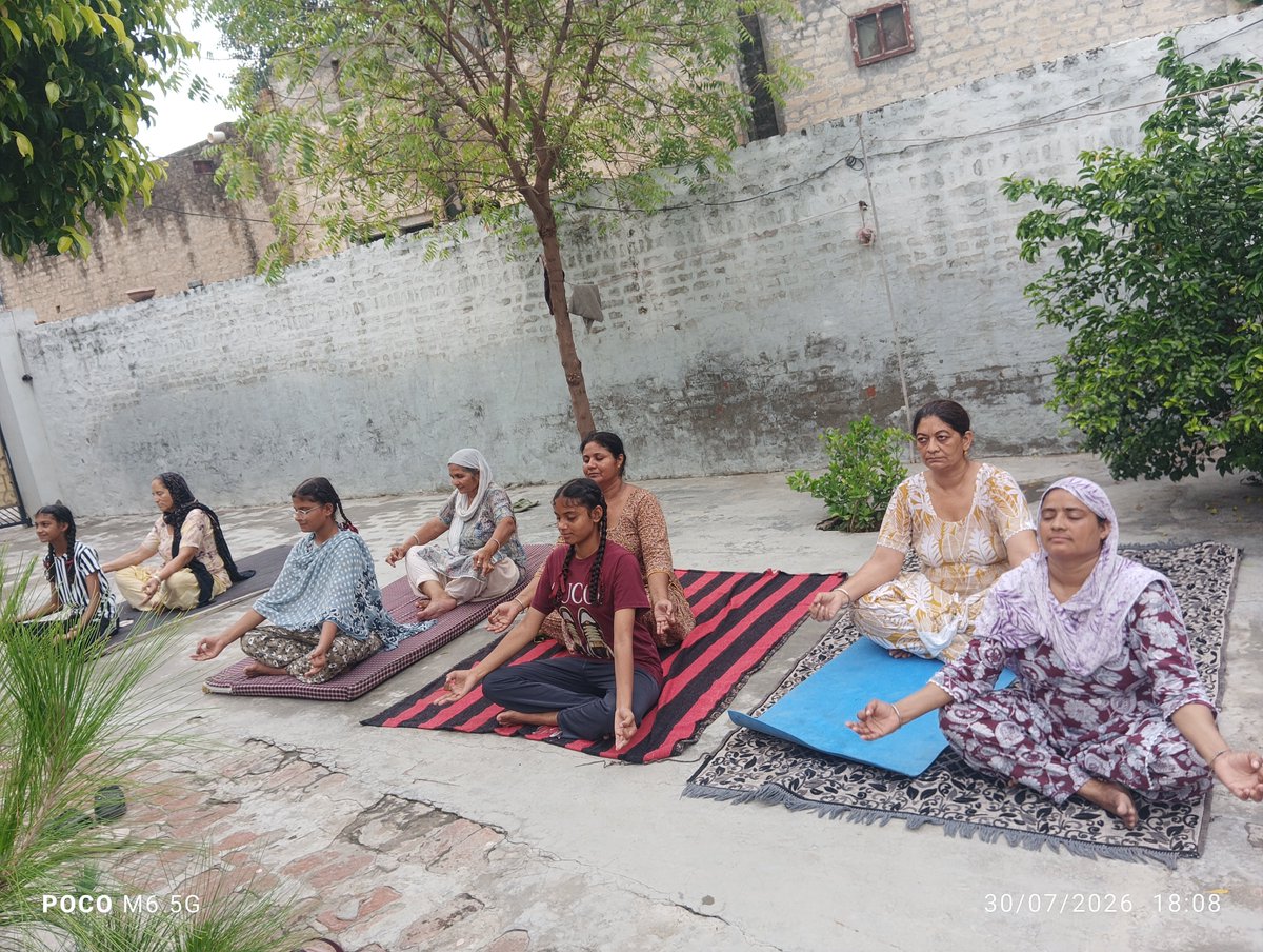Amar_kaur02's tweet photo. Twitter Tags
@cmdiyogshala
@BhagwantMann
@AAPbalbir
@YogaAmreshJha
@KamleshMSU
@PbGovtIndia
Twitter #
#cmdiyogshala
#freeyogaclasses
#GovernmentofPunjab https://t.co/xuNz2NnEOV