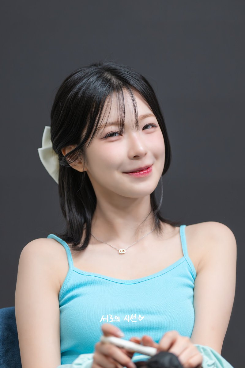 Eyes_line_9's tweet photo. 20260816 애플뮤직 팬사인회 🍑

#프로미스나인 #fromis_9
#백지헌 #BaekJiheon #Jiheon https://t.co/4hmT7KPX8f
