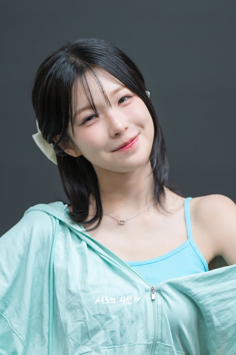 Eyes_line_9's tweet photo. 20260816 애플뮤직 팬사인회 🍑

#프로미스나인 #fromis_9
#백지헌 #BaekJiheon #Jiheon https://t.co/4hmT7KPX8f