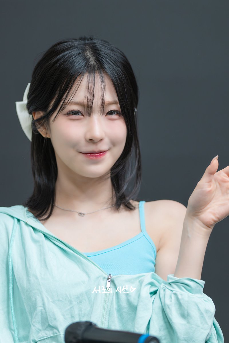 Eyes_line_9's tweet photo. 20260816 애플뮤직 팬사인회 🍑

#프로미스나인 #fromis_9
#백지헌 #BaekJiheon #Jiheon https://t.co/4hmT7KPX8f