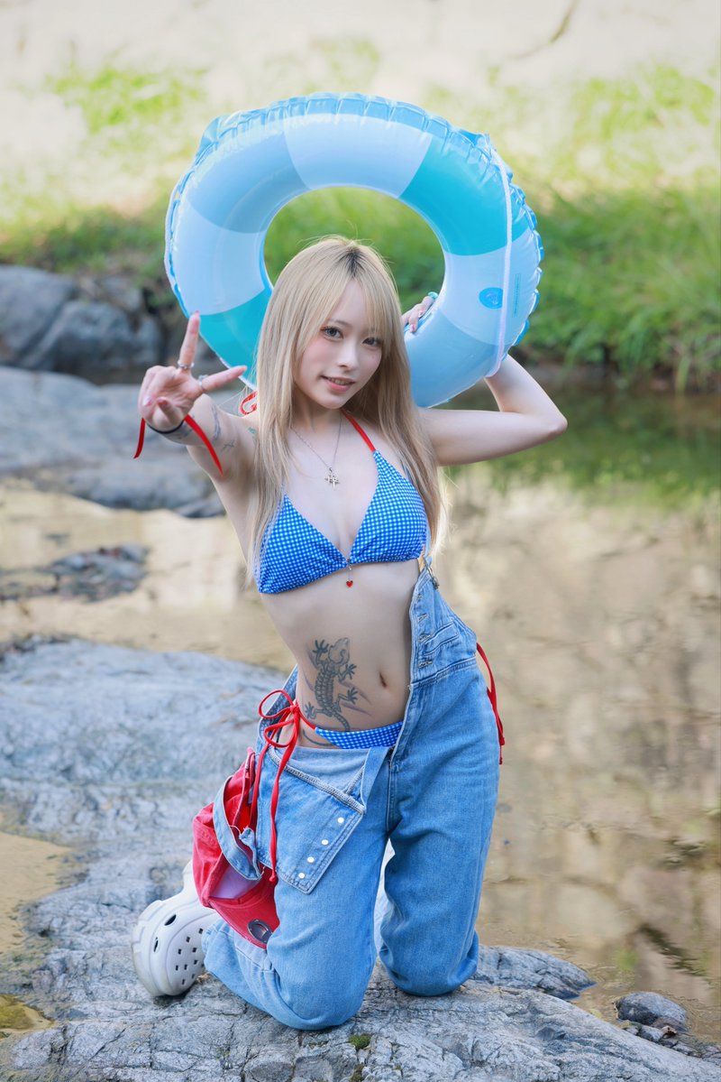 kri_cos's tweet photo. 我本日誕生日！！！！
台湾で迎えました！！！
時差を忘れていました！！！

この一年も私らしく、変わらずはちゃめちゃ楽しみたいと思います🥳✨
いつも応援ほんとにありがとう❣️ https://t.co/OoF0CCeGIU