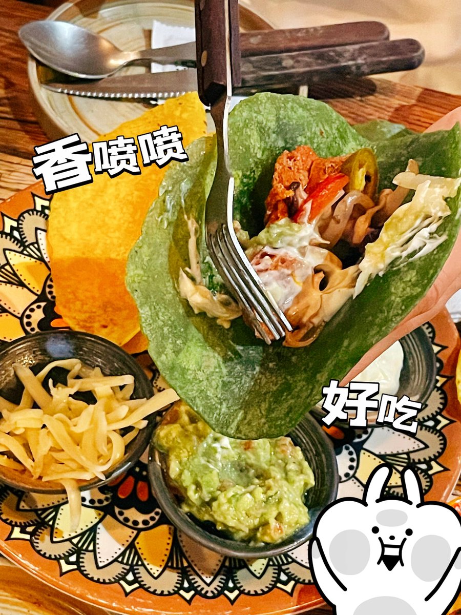 s197_roop's tweet photo. Just spent 20 mins arguing over who gets the last taco… we ended up splitting it + laughing so hard our sides hurt ， https://t.co/A85UV9BIHu