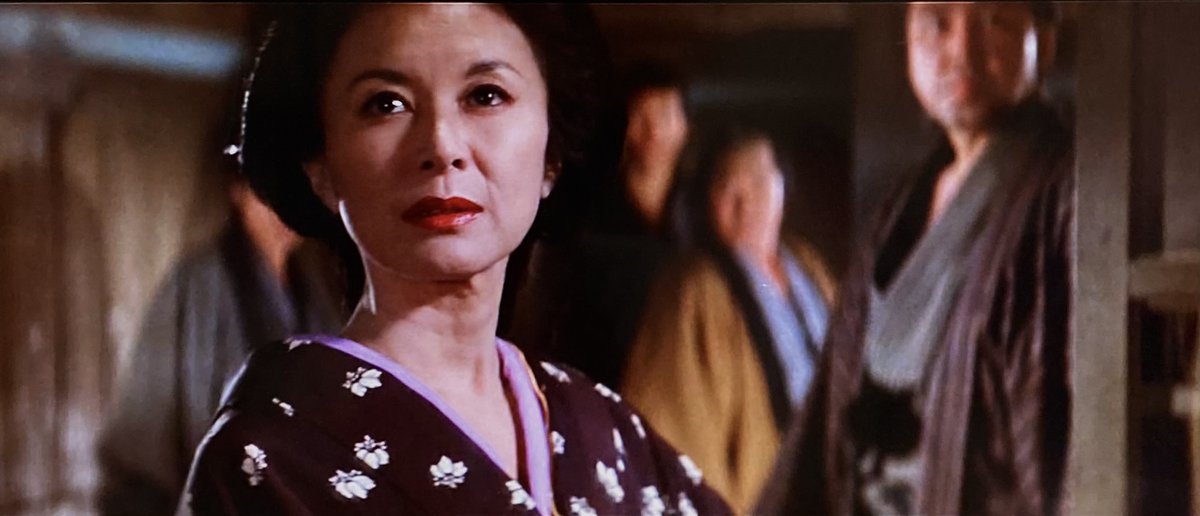 gingakeisatsu73's tweet photo. 岸惠子さんといえば『闇の狩人』（79年）への出演はいったいいかなる経緯によるものだったのか。それこそ志麻さんか小川眞由美さんあたりが適役だと思うが、よくご本人も出演を承諾したというか、今となっては謎の配役ではある。 https://t.co/PpFVjeMlWP
