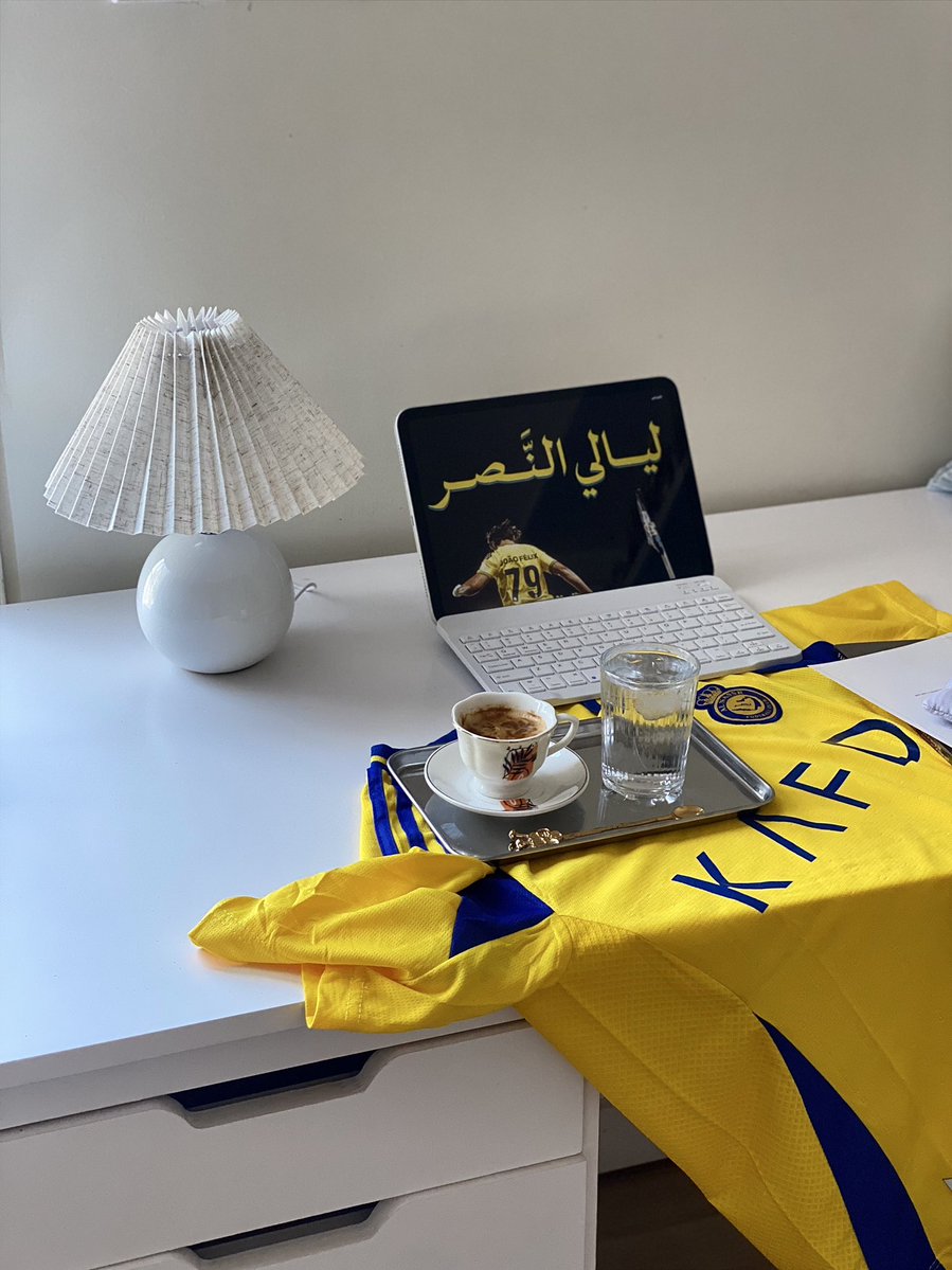 lilnfc's tweet photo. 💛 https://t.co/js0m1cZqdE