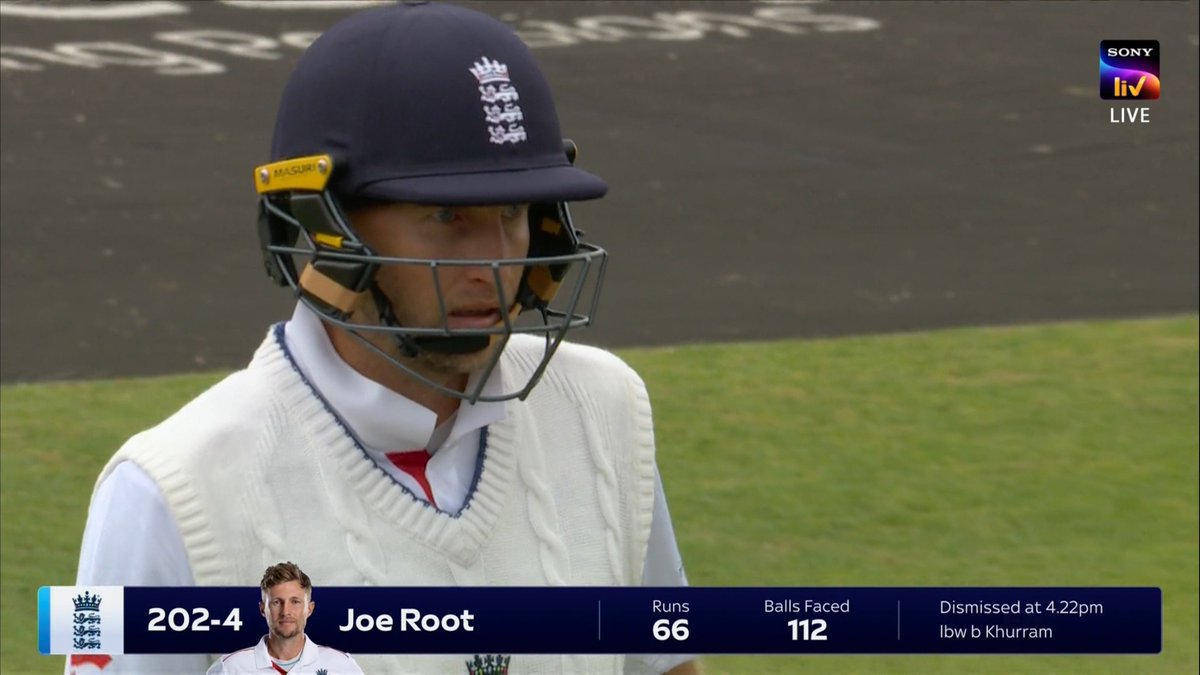 Shebas_10dulkar's tweet photo. Before today’s innings, Joe Root needed 67 runs to bring his intl batting average up to 50.00, but he was dismissed for 66 😷💔

Highest Average in Intl Cricket 
(All formats || min 10000 runs)

52.71 - Virat Kohli 
49.99 - 𝗝𝗼𝗲 𝗥𝗼𝗼𝘁*
49.10 - Jacques kallis 
49.00 - Michael Hussey 
48.75 - Viv Richards 
48.52 - Sachin Tendulkar 
48.12 - Kane Williamson 
48.11 - AB Devilliers
47.77 - Steve Smith

#ENGvsPAK