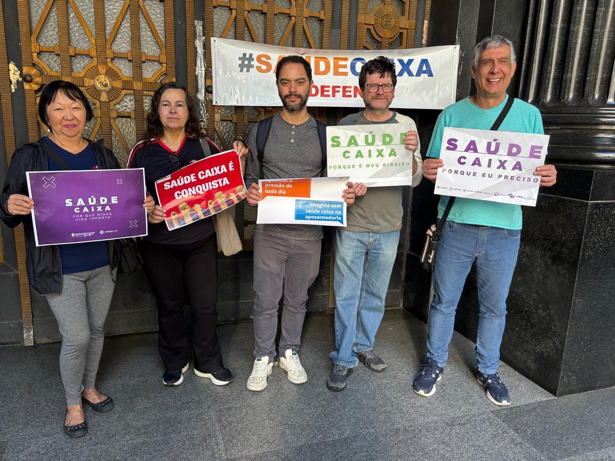 apcefsp's tweet photo. 📸 Confira os registros da paralisação nacional no estado de SP, desta quinta-feira (20/08). Bancários unidos na defesa de seus direitos, da valorização profissional e do Saúde Caixa.

#ApcefSP #CampanhaNacional #Bancarios #SaudeCaixa #DireitosDosTrabalhadores https://t.co/UYeG6L0TgM