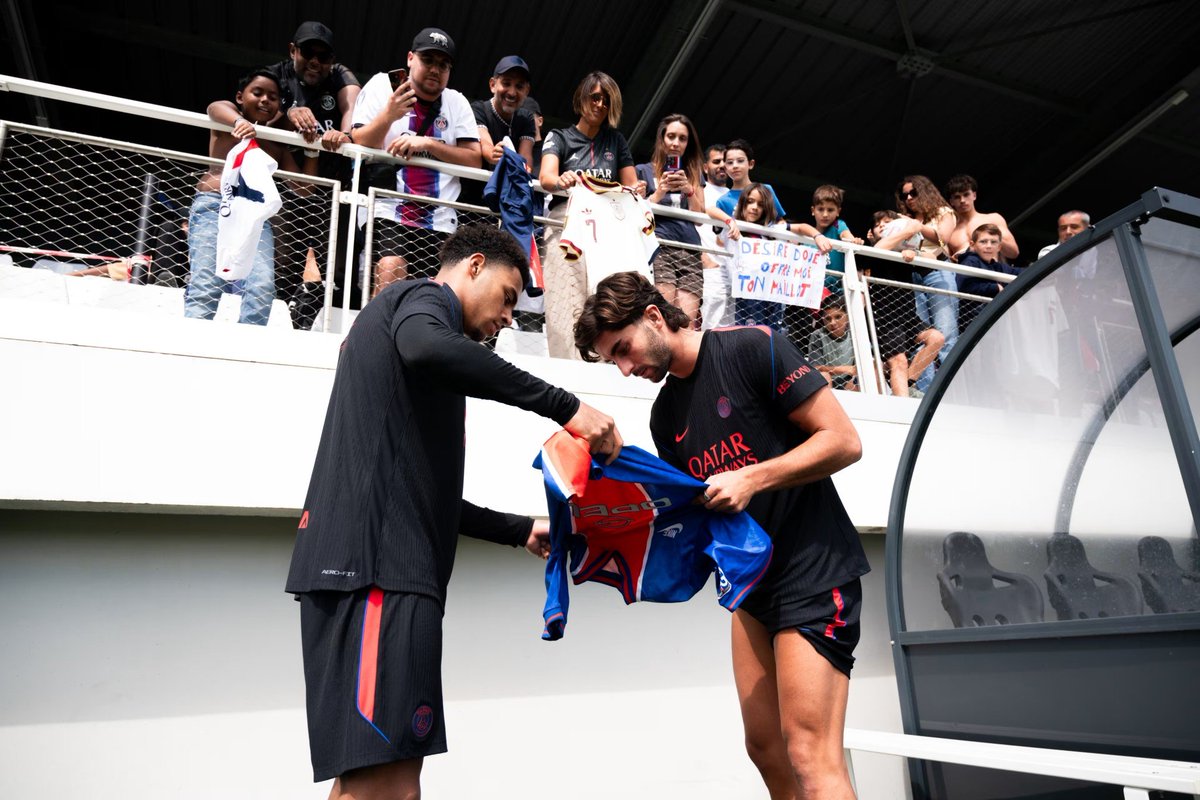 Paris_sginfos's tweet photo. 🔴🔵 Doué 🤝 Ferran Torres https://t.co/bs9QNFprrk