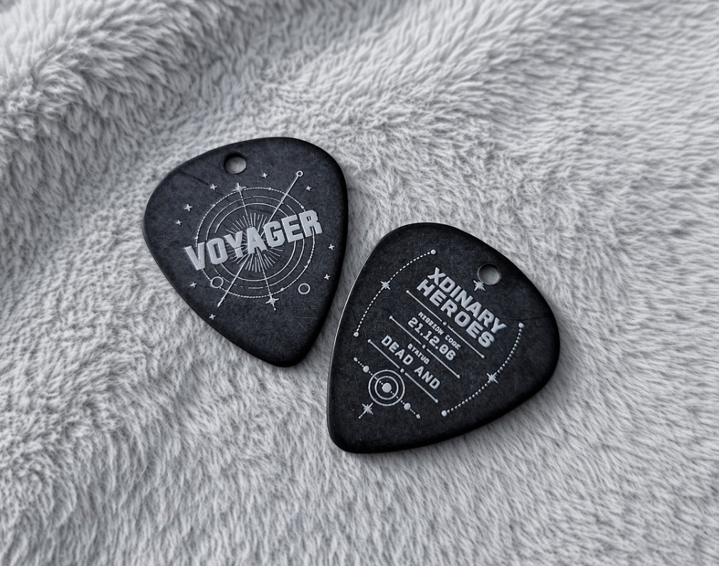 HAAMMS2S2's tweet photo. 사운드플래닛페스티벌에서 
𝓧𝓭𝓲𝓷𝓪𝓻𝔂 𝓗𝓮𝓻𝓸𝓮𝓼 Voyager 피크키링 나눔합니다
실제 기타피크와 동일 소재로 연주에 사용 가능

▪️일시 : 9월 6일
▪️수량 : 60개
▪️장소 및 위치 당일 공개
(무인나눔 예정이나 적당한 비치 장소 못 찾을 경우 자만추로 나눔 진행합니다)

군번줄 달려있어요 https://t.co/dXcHnbp17m