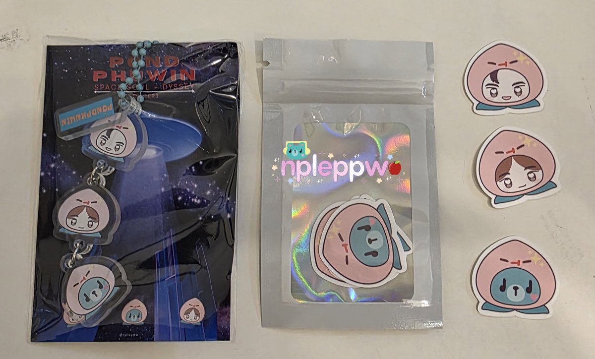 npleppw's tweet photo. Giveaway for PPW Space Soul-Dyssey Concert

ผมทำไปไม่เยอะคัฟ ถ้าเจอเดี๋ยวผมหยิบใส่มือให้น้า ผมไปงาน 3 วัน แต่ล่ะวันน่าจะเอาไปไม่เยอะ เลยไม่ได้บอกจุดแจกนะคัฟ เจอหน้าคอนสกิดได้คัฟ

#PondPhuwinConcert 
#PondPhuwin #ปอนด์ภูวินทร์ https://t.co/DVZLV2Lp2N