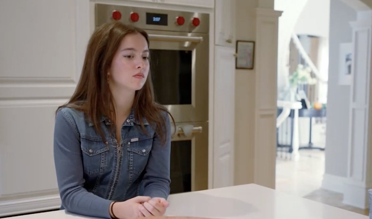SarahBurris's tweet photo. This is the face of someone who's worked her ass off to get into effing Harvard - which has a 4.2% acceptance rate. And her father isn't celebrating her and her accomplishment; he's demeaning it and her https://t.co/DXyzScqajB